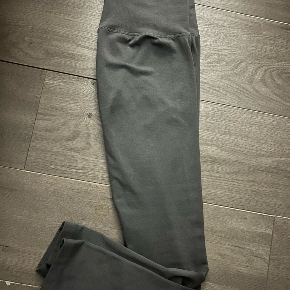 Gray High-Waisted Leggings